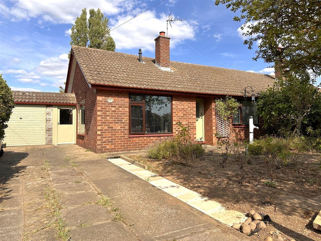 Property photo 1 of 20 Front Aspect 208