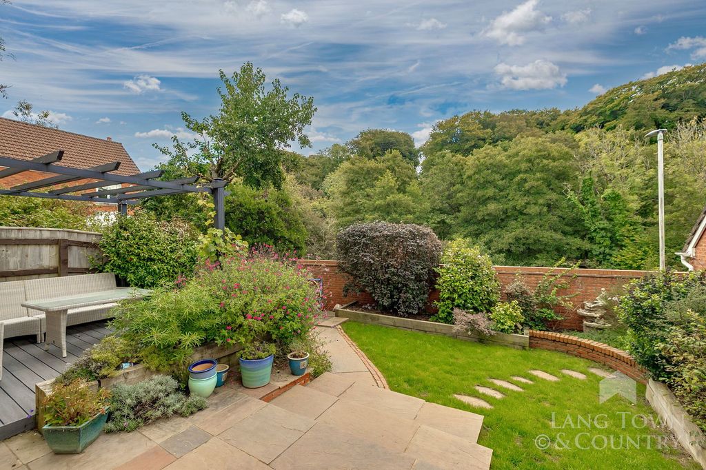 Property photo 2 of 21