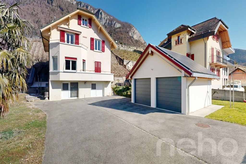 Property photo 1 of 12