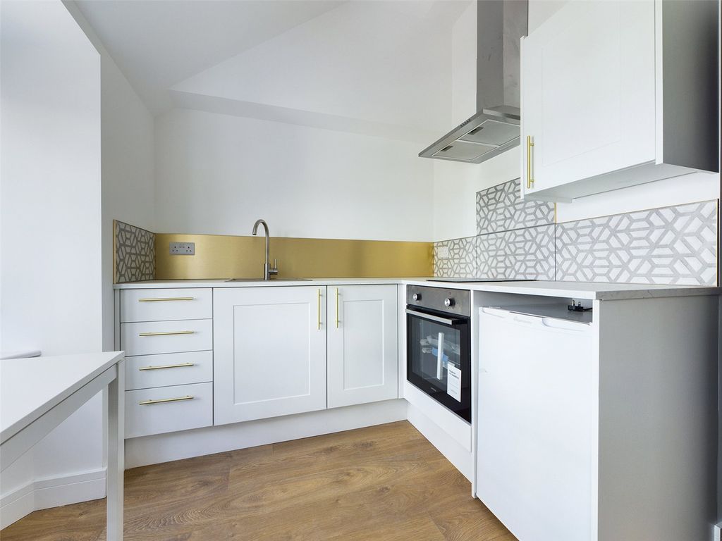 Property photo 3 of 5 Studio Room