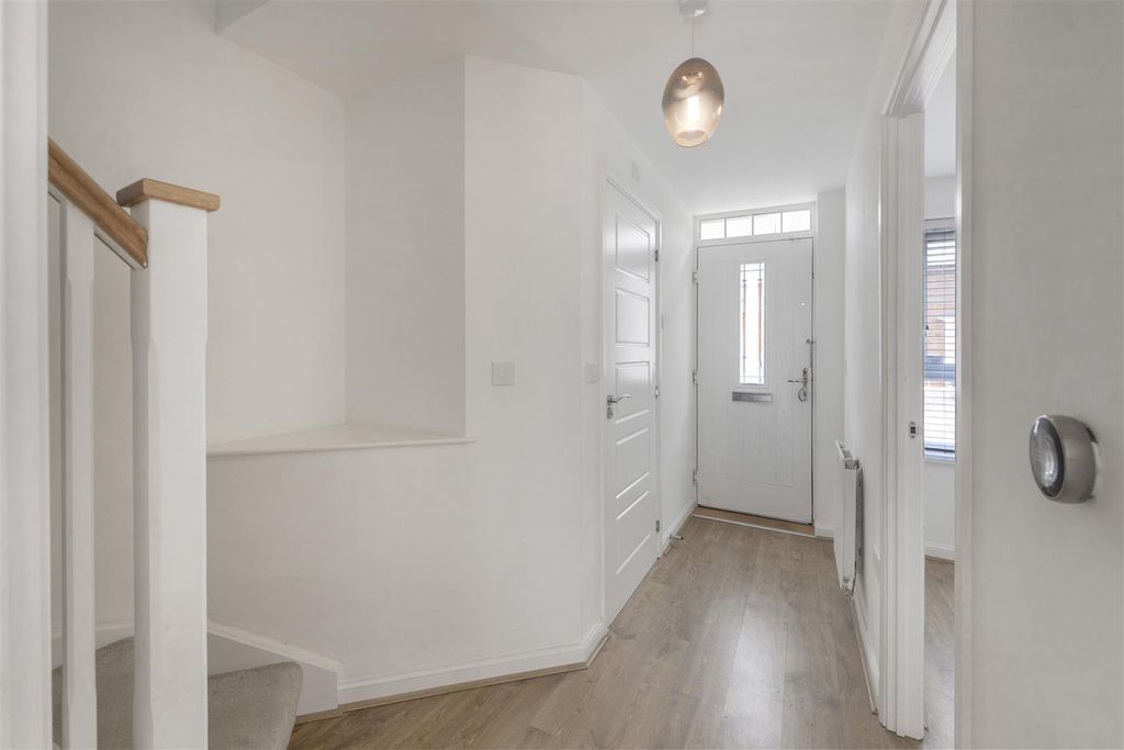 Property photo 2 of 18 6Heron02.Jpg