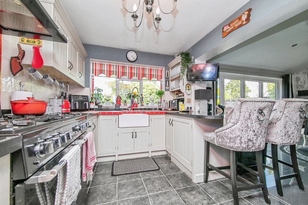 Property photo 3 of 17 Photo