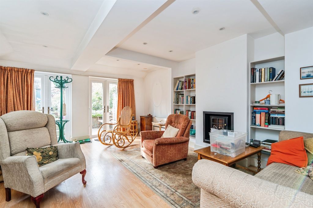 Property photo 3 of 16