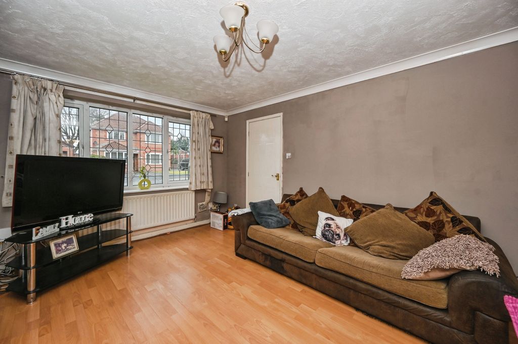 Property photo 3 of 15