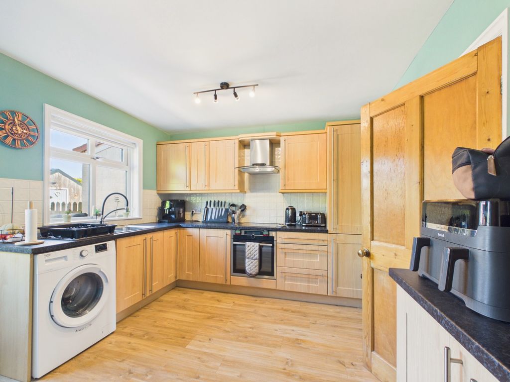 Property photo 3 of 18 5250497
