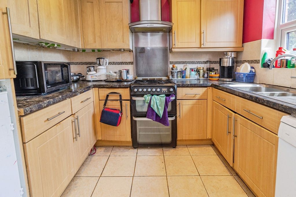 Property photo 3 of 17 Photo