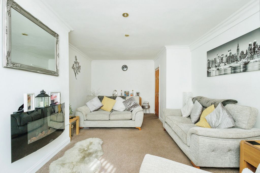 Property photo 2 of 17 Photography