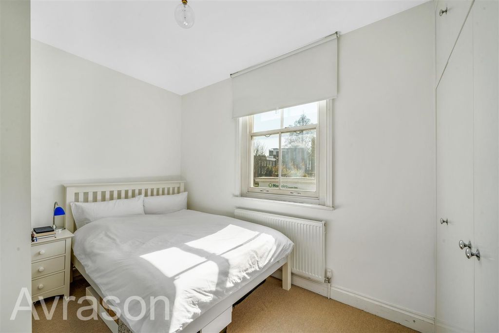 Property photo 2 of 10 Bedroom