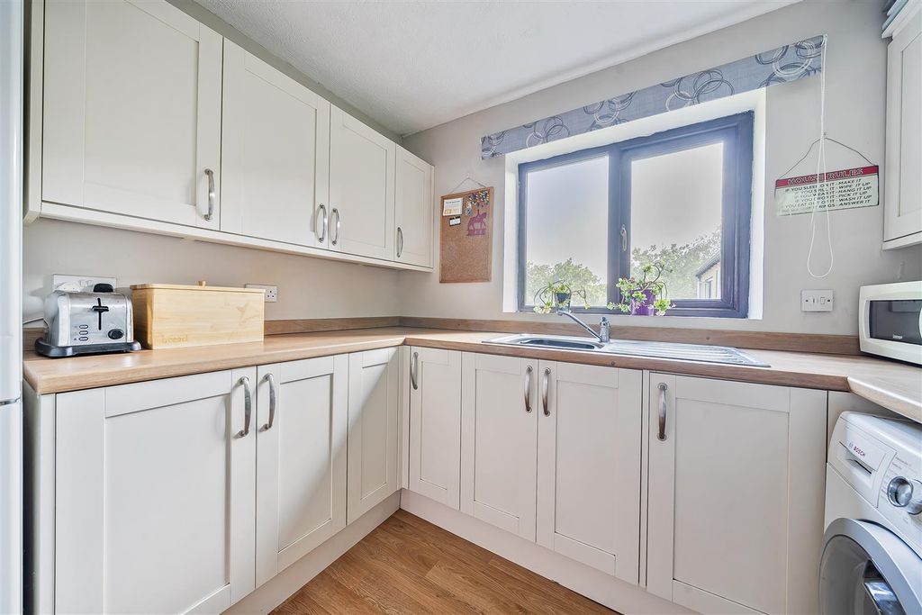 Property photo 2 of 12 16-68236Fcd752Bb-1290487-Arw-16.Jpg