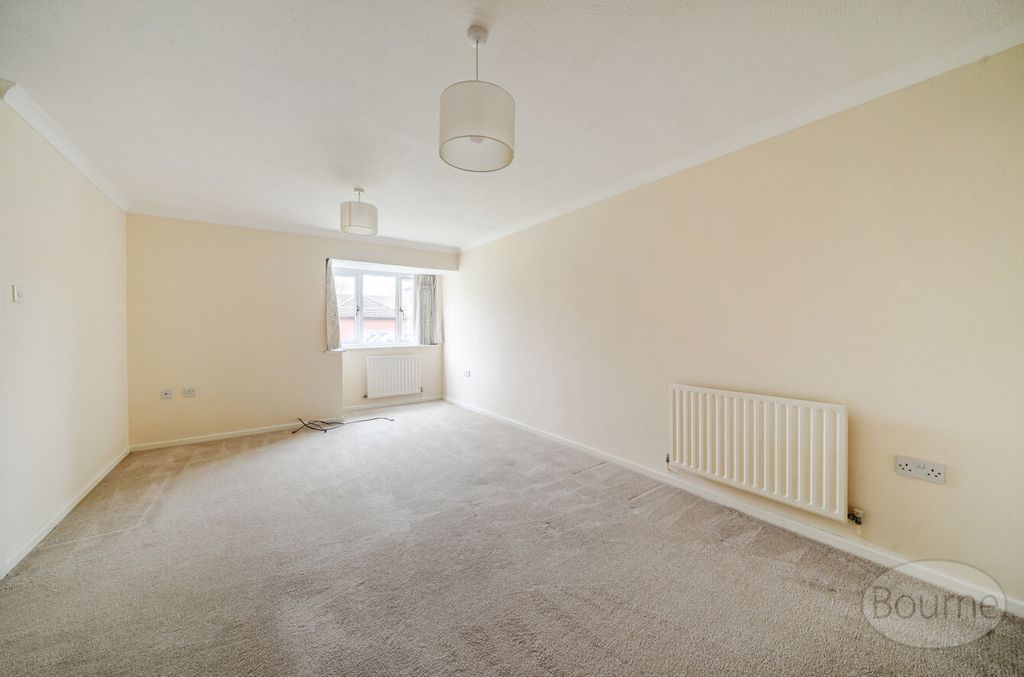 Property photo 2 of 18 96452Ae2-Ef1F-43d...