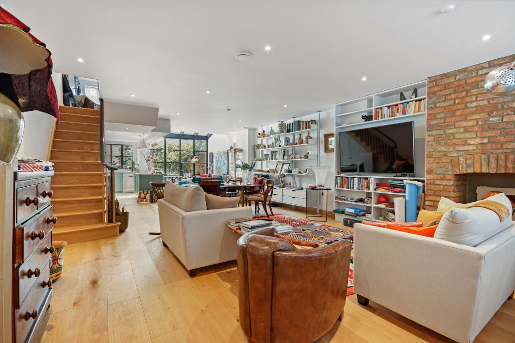 Property photo 1 of 12 Image