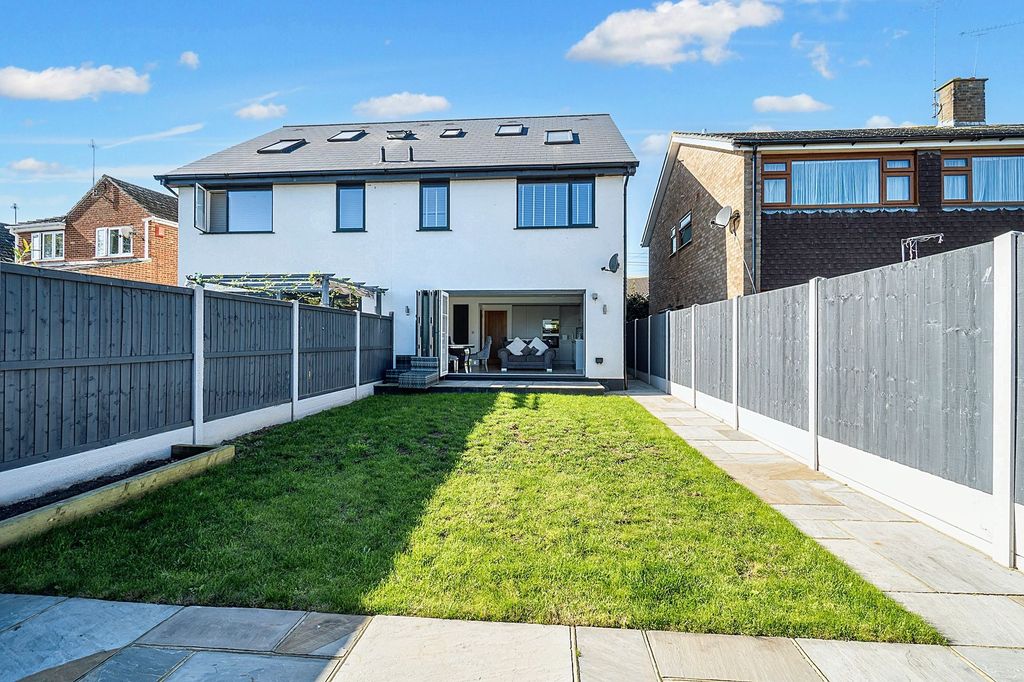 Property photo 2 of 20