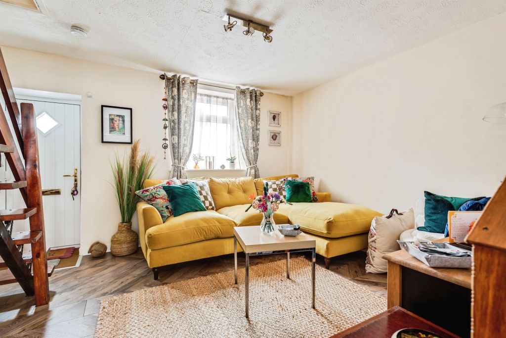 Property photo 2 of 17