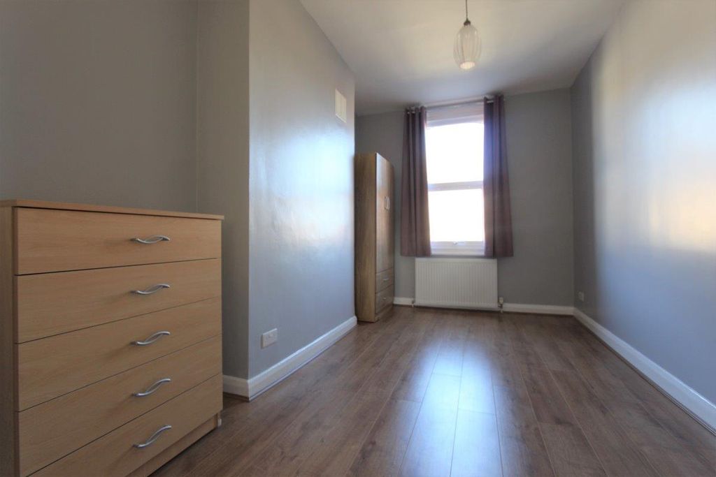 Property photo 3 of 5