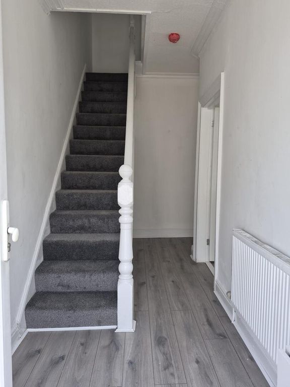 Property photo 2 of 16 Hallway