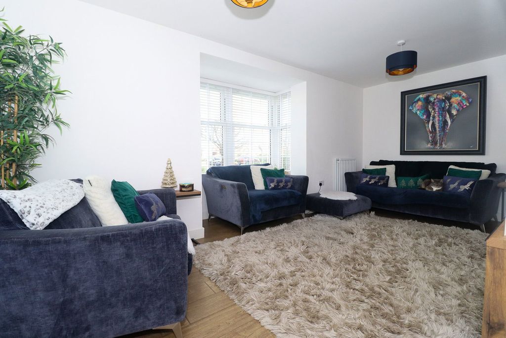 Property photo 2 of 26