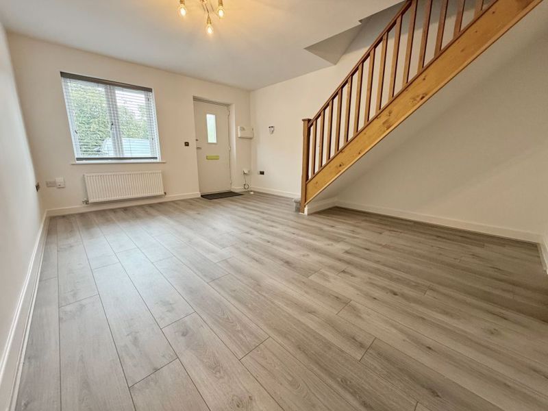 Property photo 2 of 9 Lounge