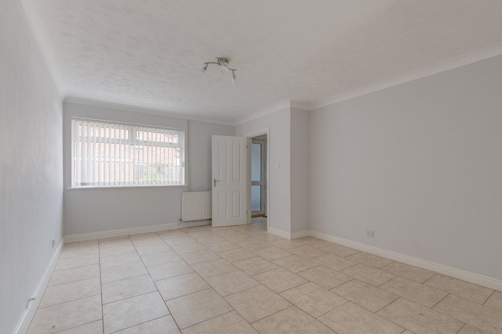 Property photo 2 of 18 Picture No. 79