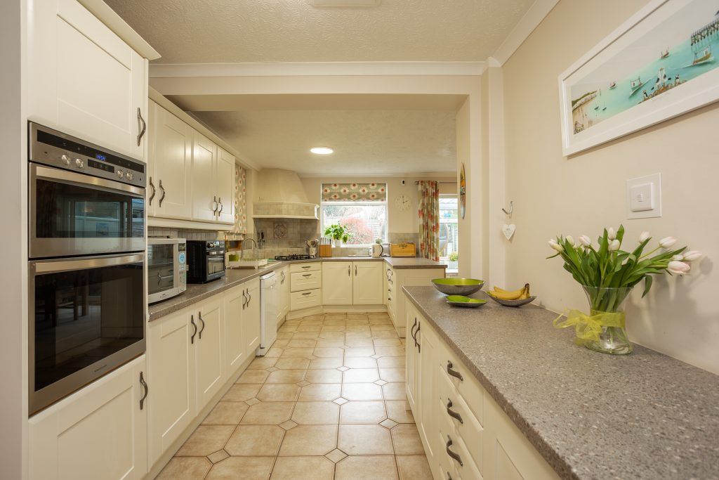 Property photo 3 of 32