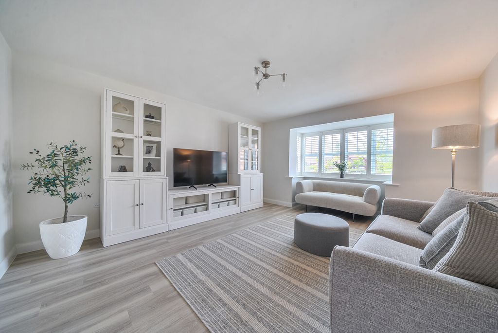Property photo 2 of 23 1449989-15-69F22F...