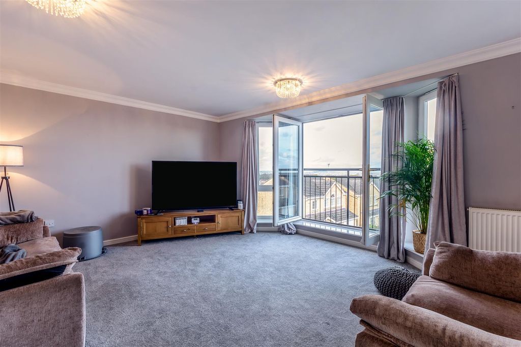 Property photo 3 of 25 8680347-Interior11.Jpg