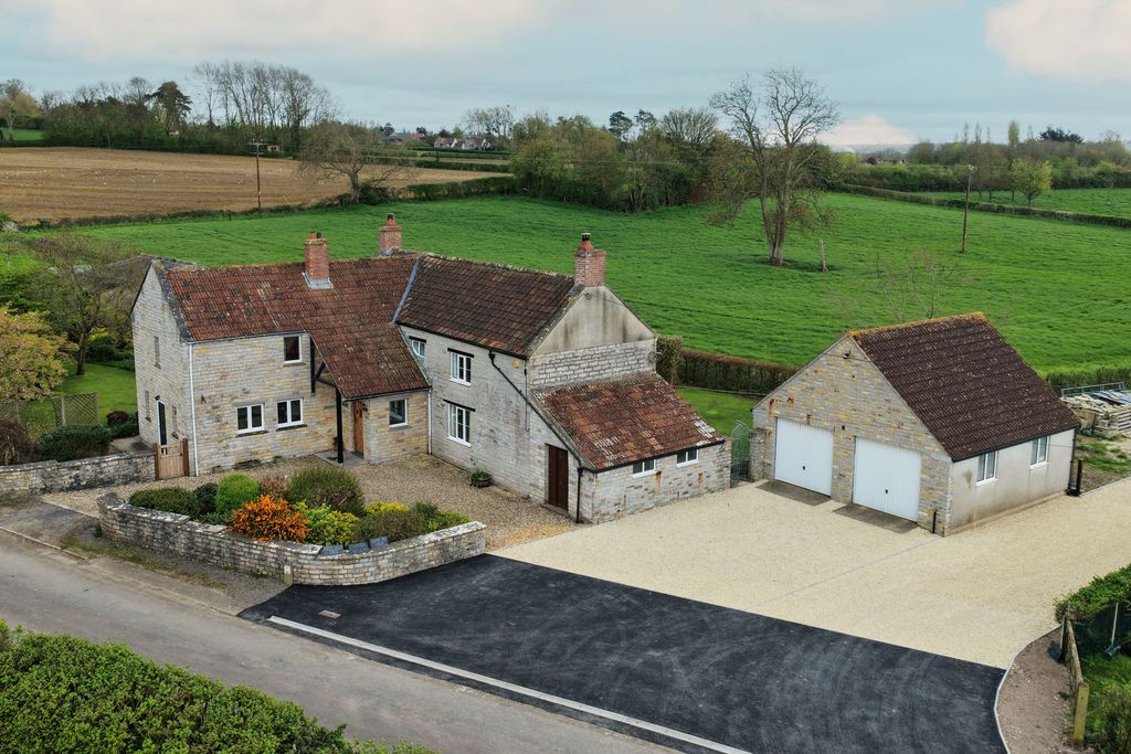 Property photo 1 of 24 Photo 16