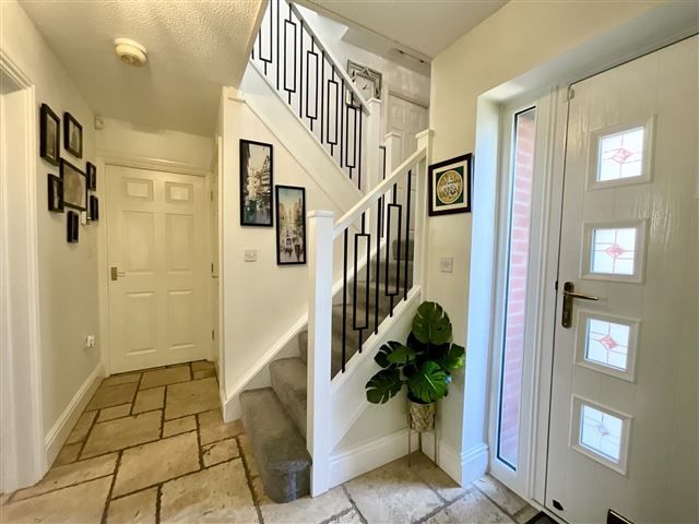 Property photo 3 of 21 Hallway