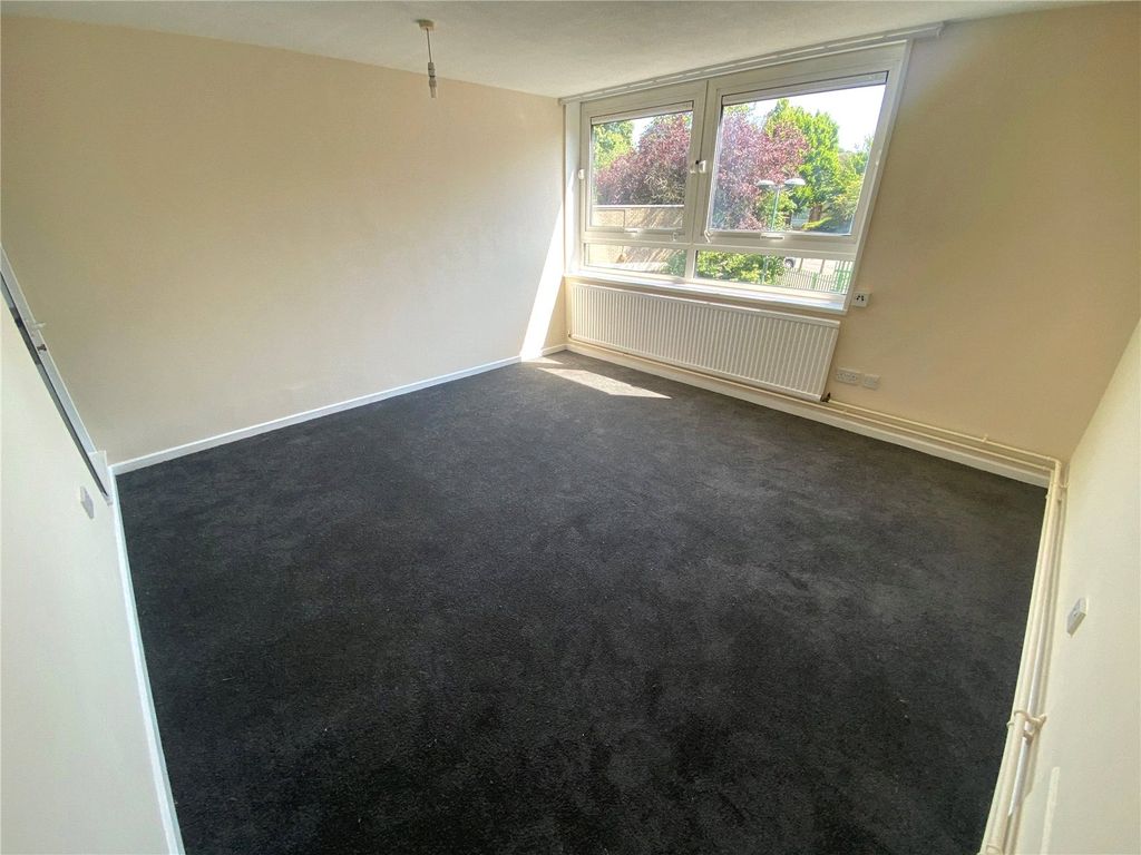 Property photo 2 of 12 Lounge