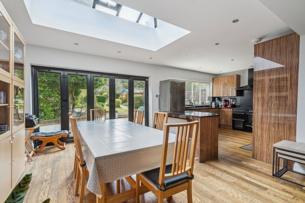 Property photo 3 of 21