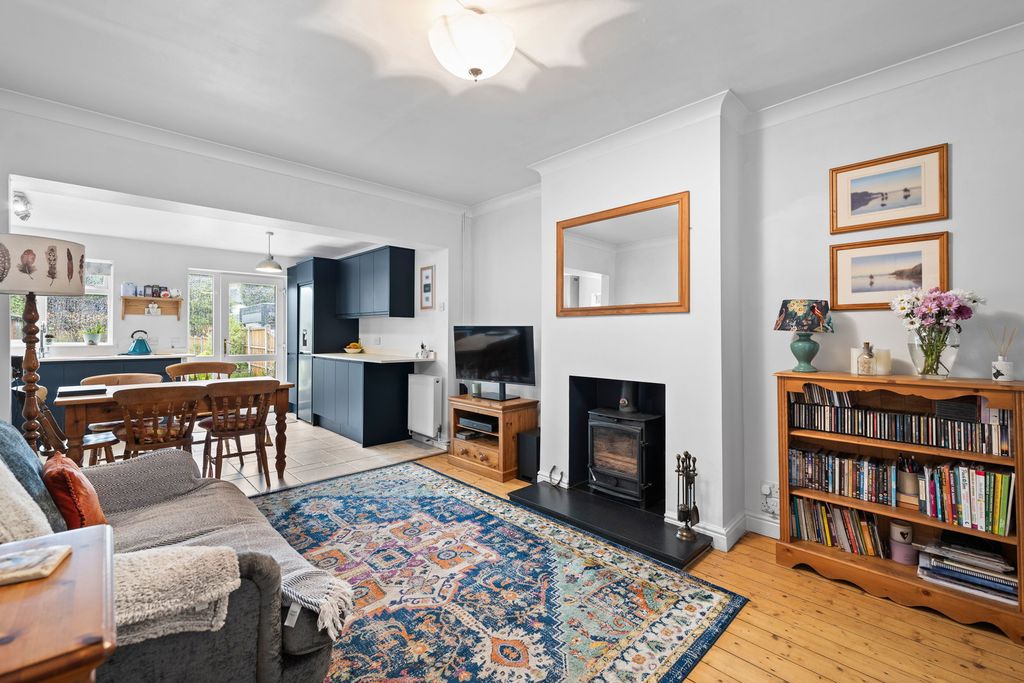 Property photo 2 of 25