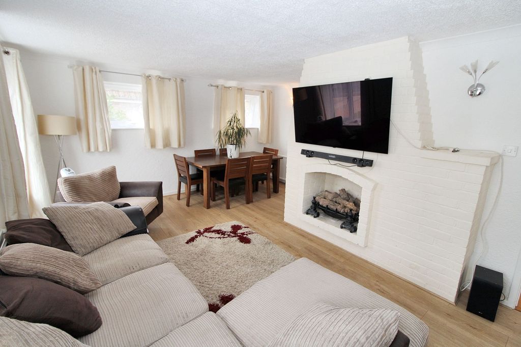 Property photo 3 of 18 Photo 9