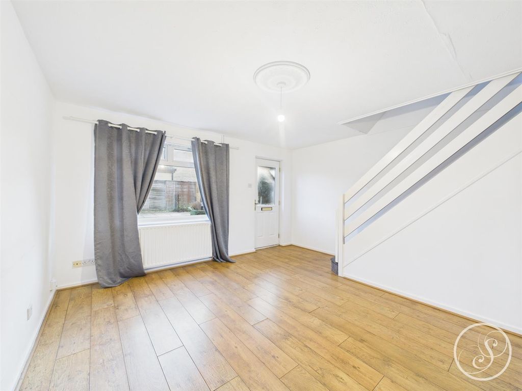 Property photo 2 of 13 Lounge