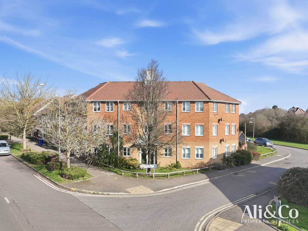 Property photo 2 of 13