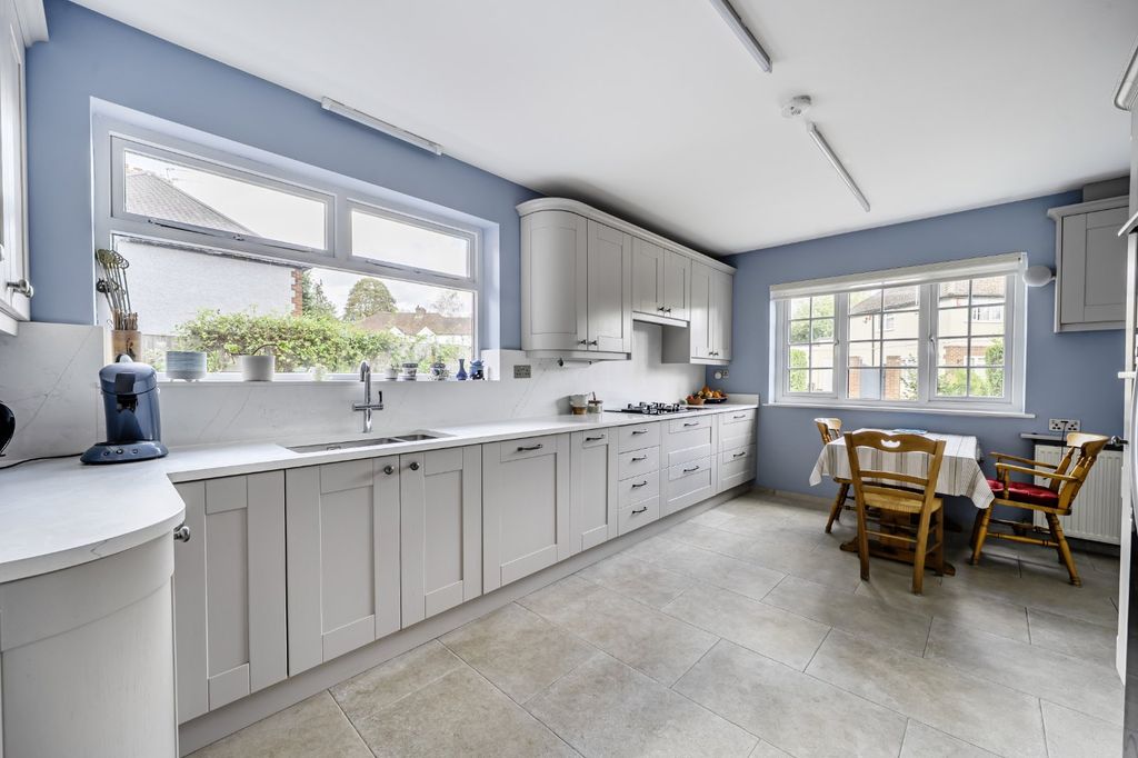Property photo 2 of 20 Kitchen/Breakfast Rm