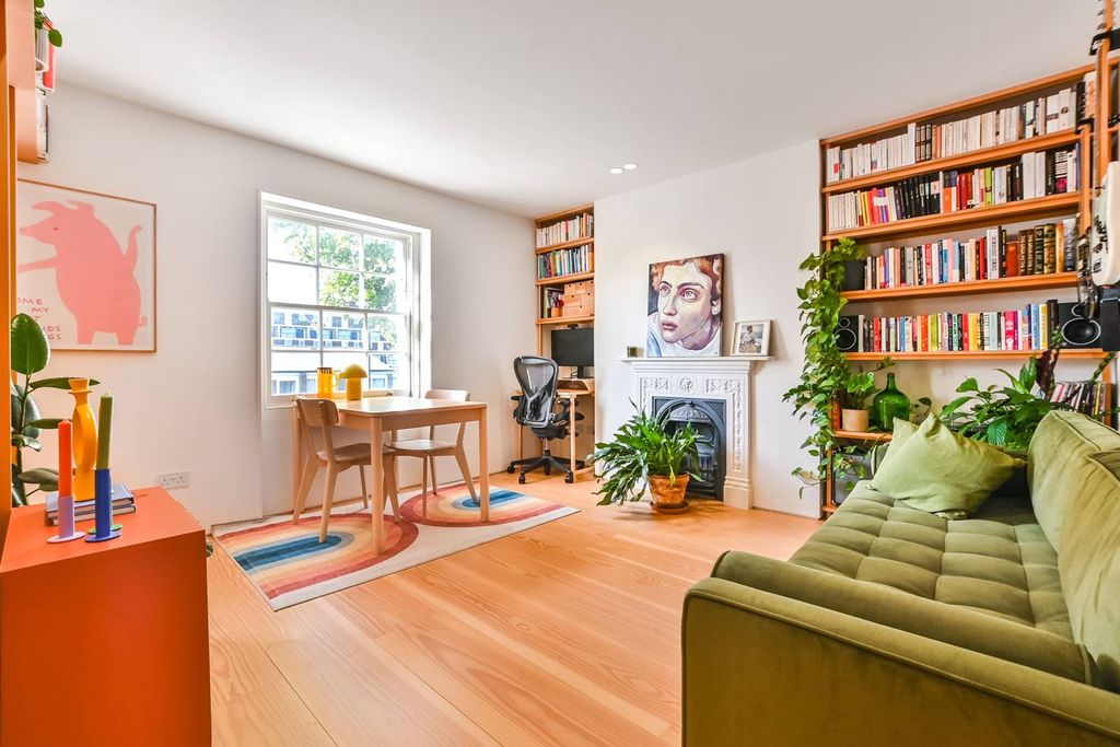 Property photo 2 of 12