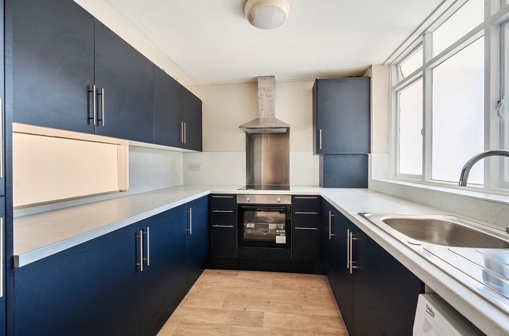 Property photo 2 of 18 1511587-5-6A88621...