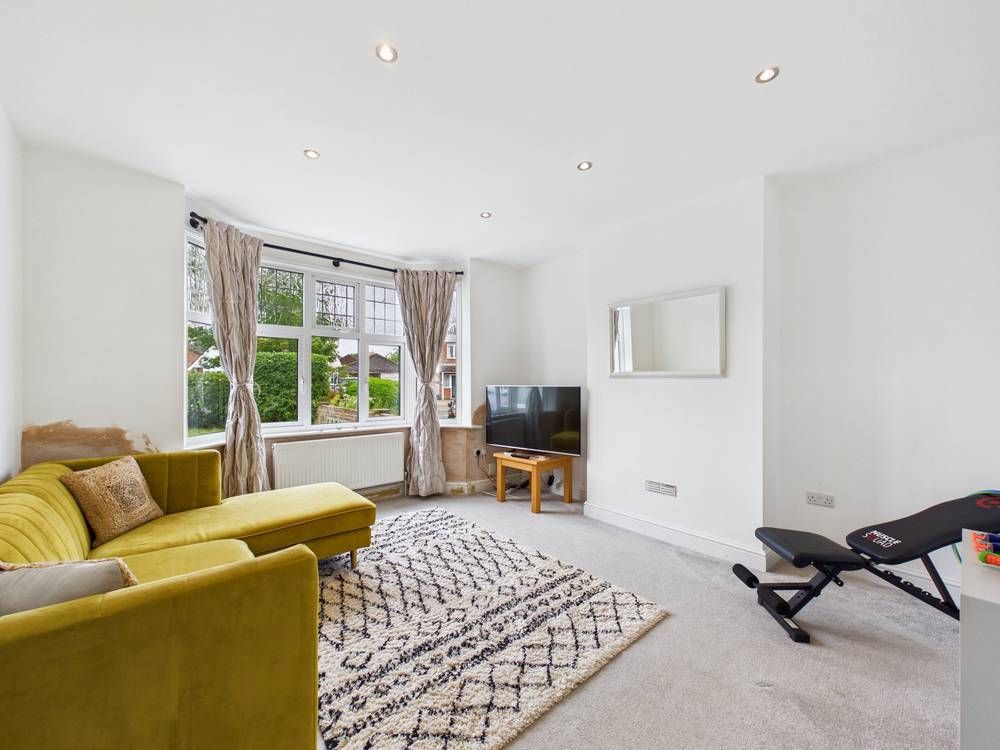 Property photo 2 of 18 Giraffe360-Still004