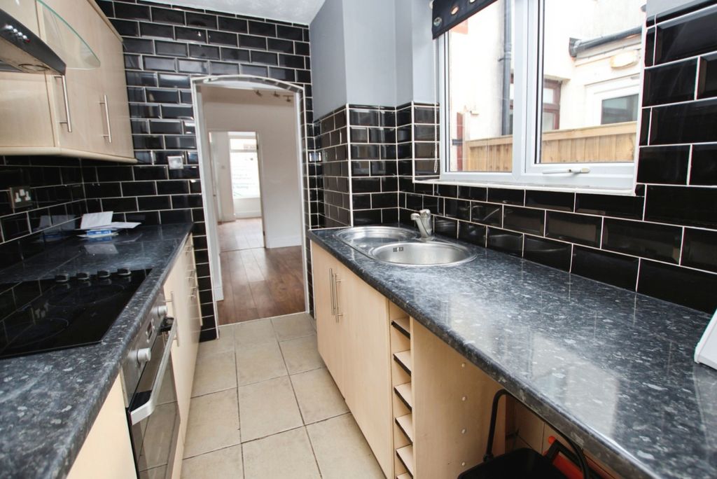 Property photo 2 of 11 5288311