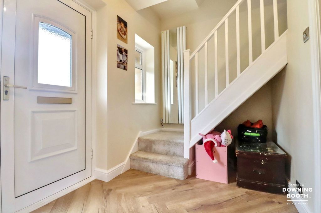 Property photo 2 of 23