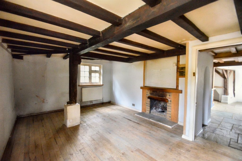 Property photo 2 of 8 Sitting Room