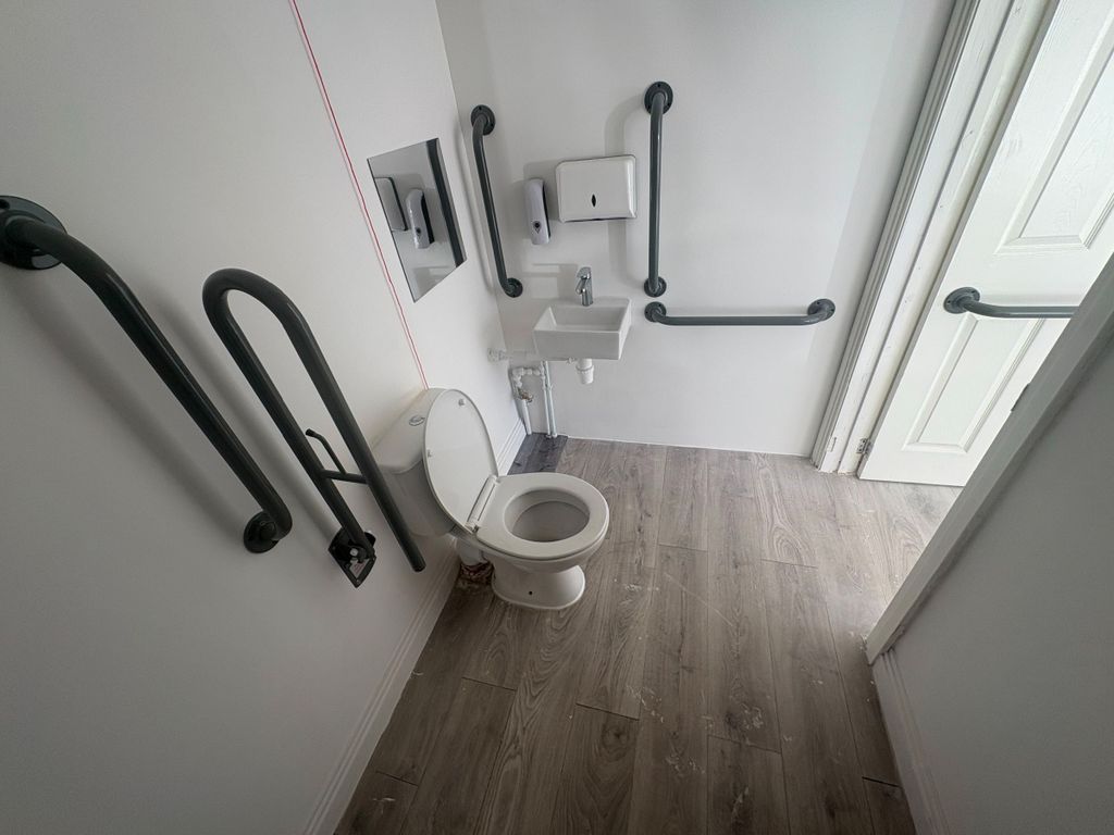 Property photo 2 of 8