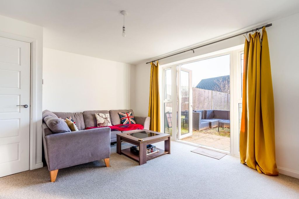 Property photo 3 of 15 32 Borrer Drive-10.Jpg