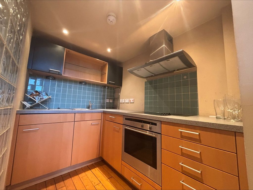 Property photo 3 of 10 Kitchen