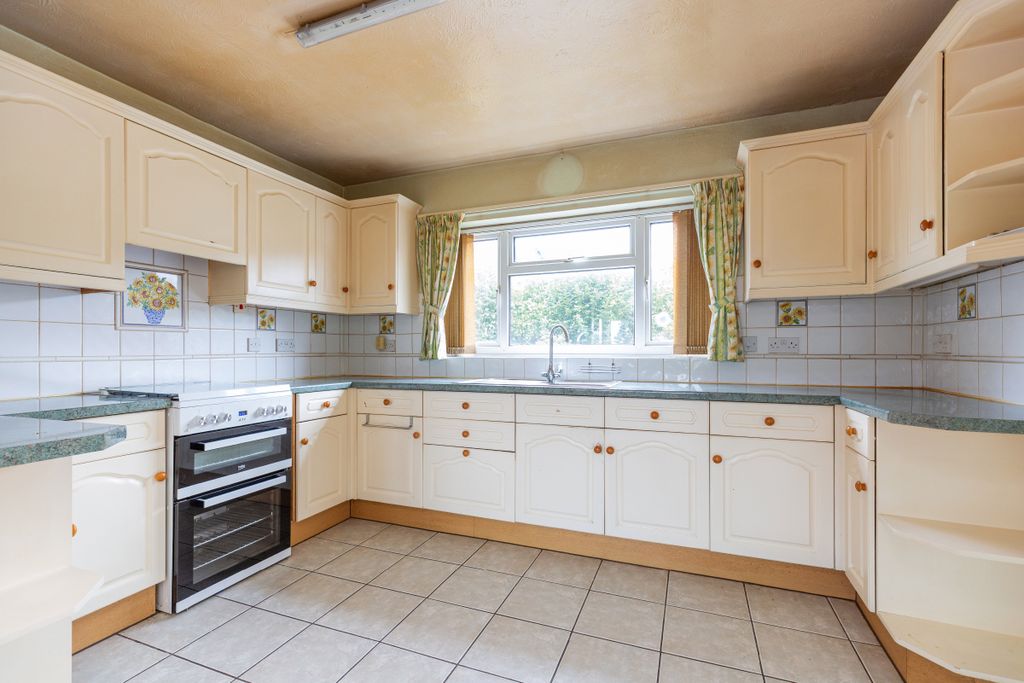 Property photo 2 of 21
