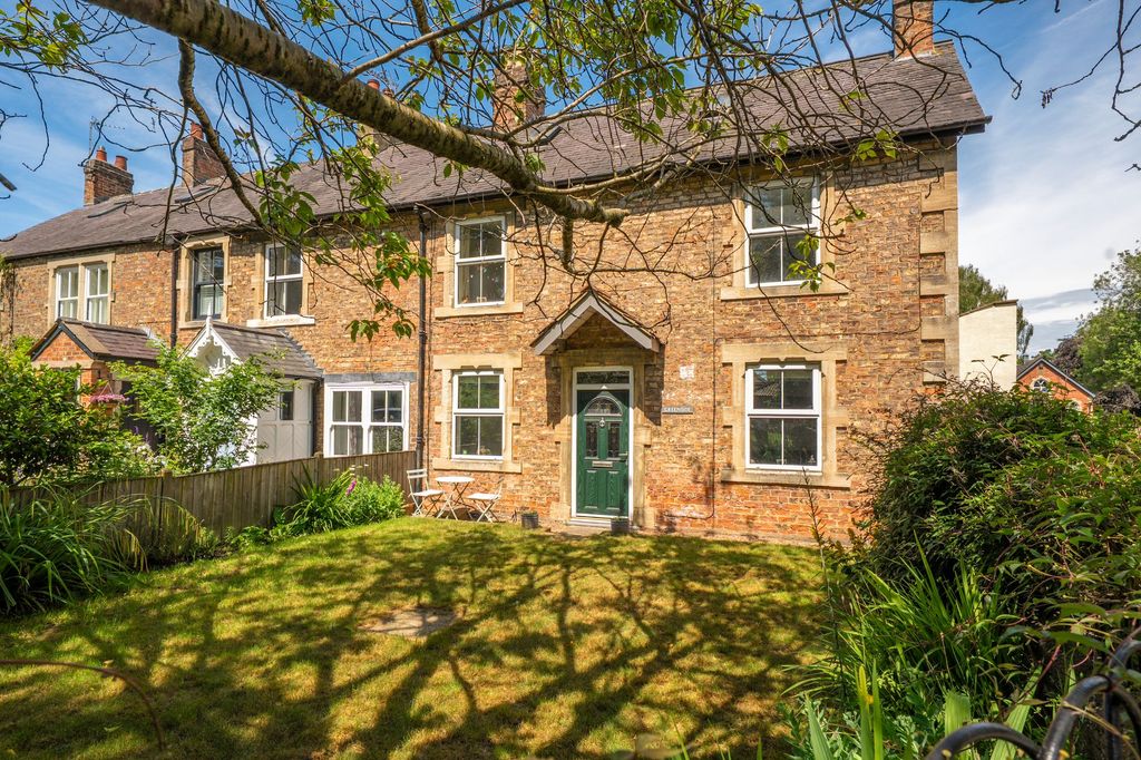 Property photo 1 of 37