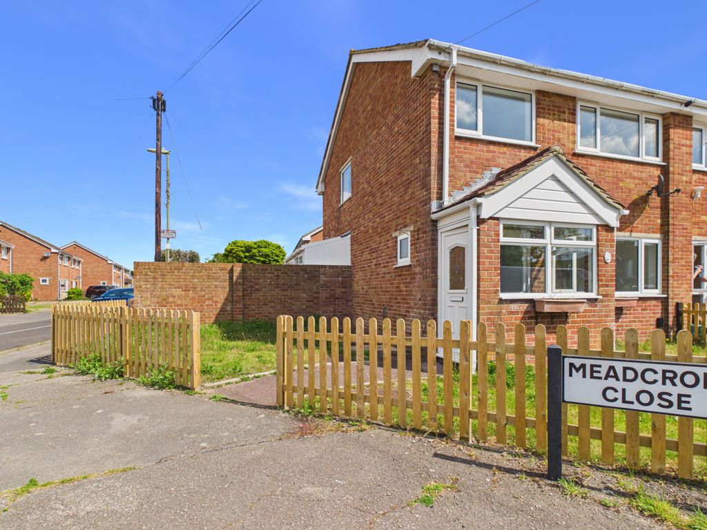 Property photo 1 of 18 3Â Bedroom Semi Detached House For Rent