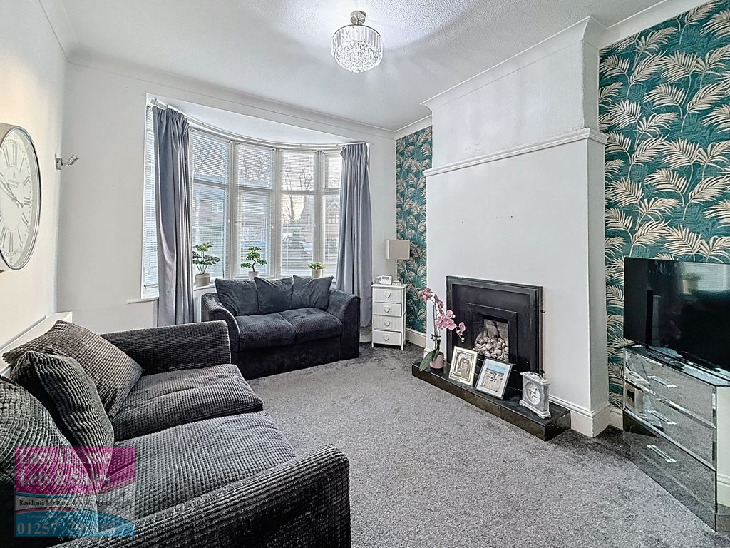 Property photo 2 of 25 Living Room