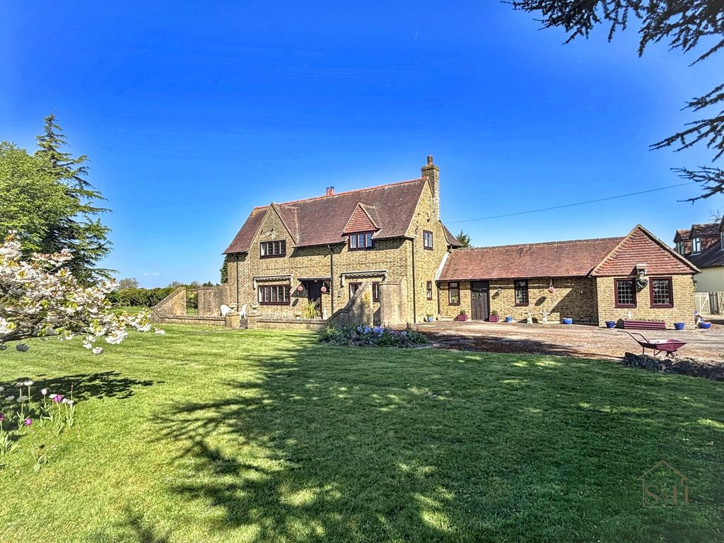 Property photo 1 of 51