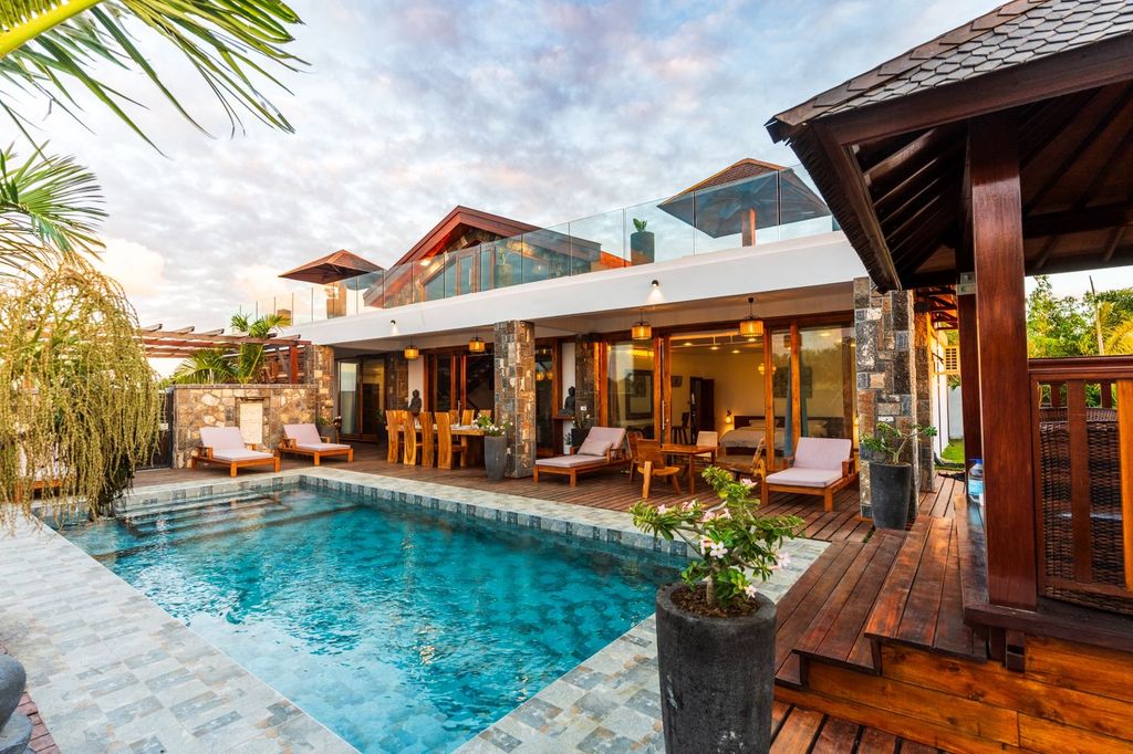 Property photo 1 of 34