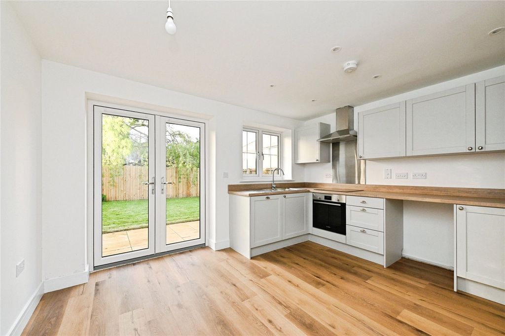 Property photo 2 of 35 Picture No. 31